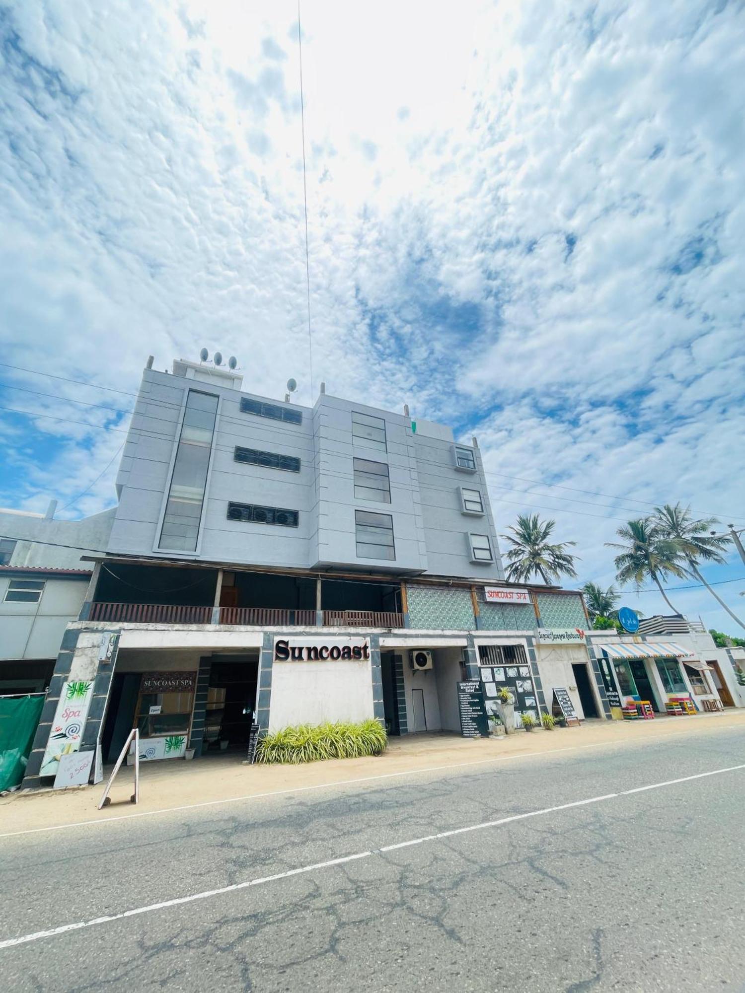 Suncoast Beach Hotel Mirissa Extérieur photo