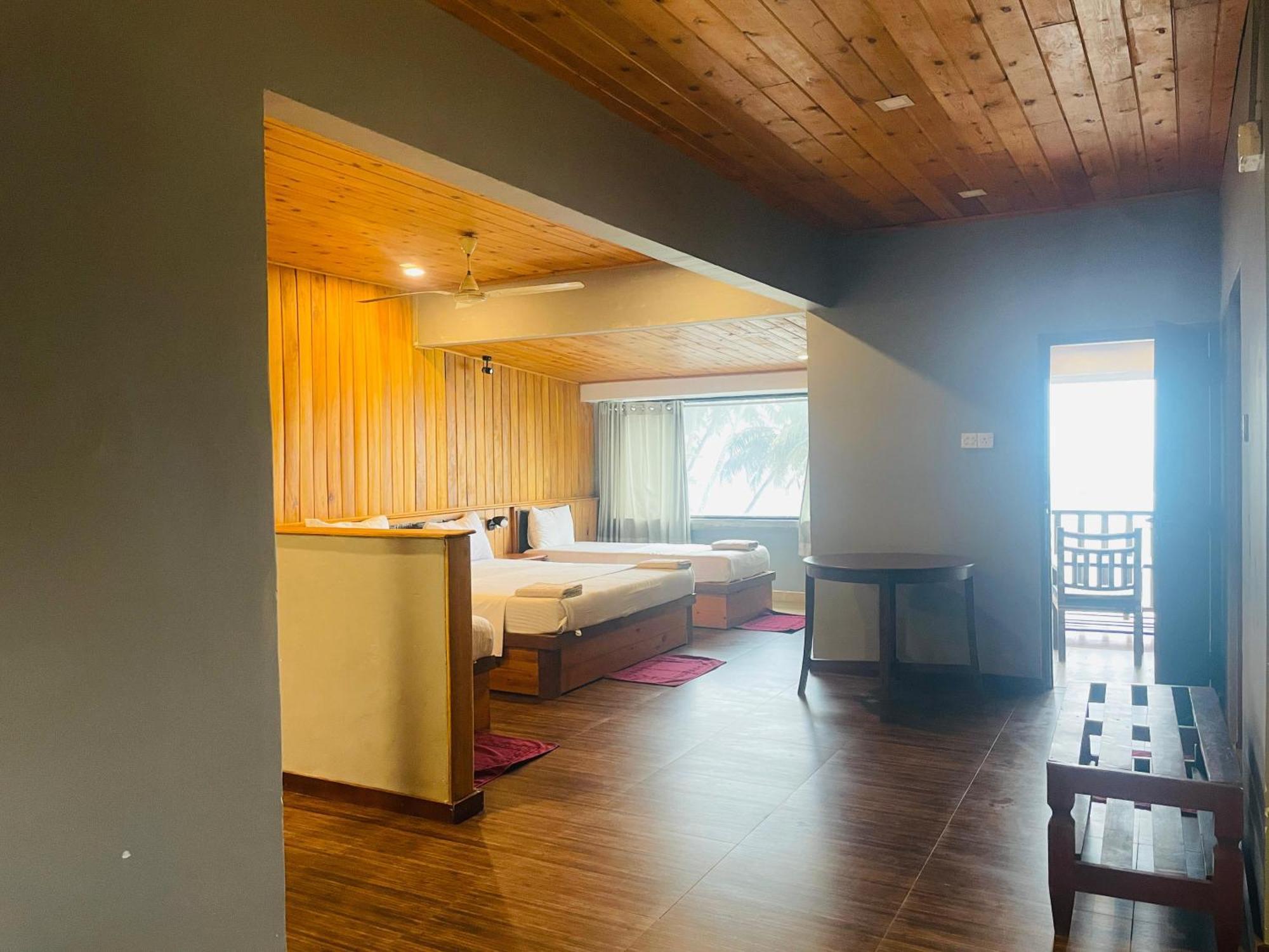 Suncoast Beach Hotel Mirissa Extérieur photo
